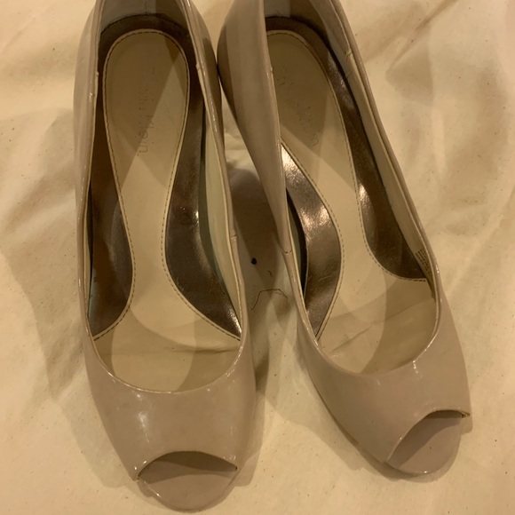 Calvin Klein - Picture 2 of 3